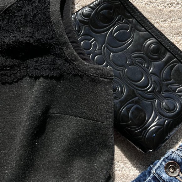 Vince Camuto Sleeveless Lace Top - Picture 5 of 9